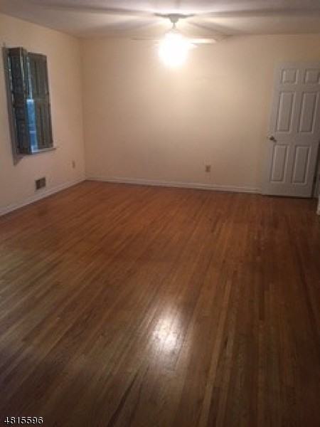 5 Berkeley Sq - Photo 3 of 18