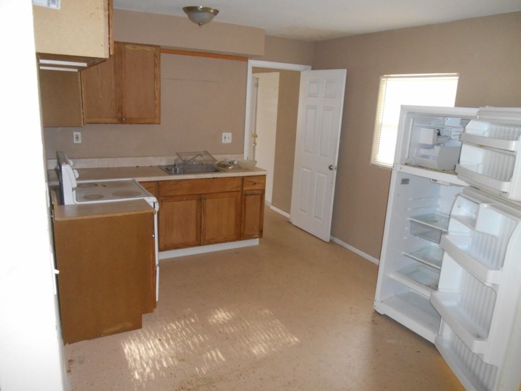 1776 Palmdale Ct - Photo 3 of 9