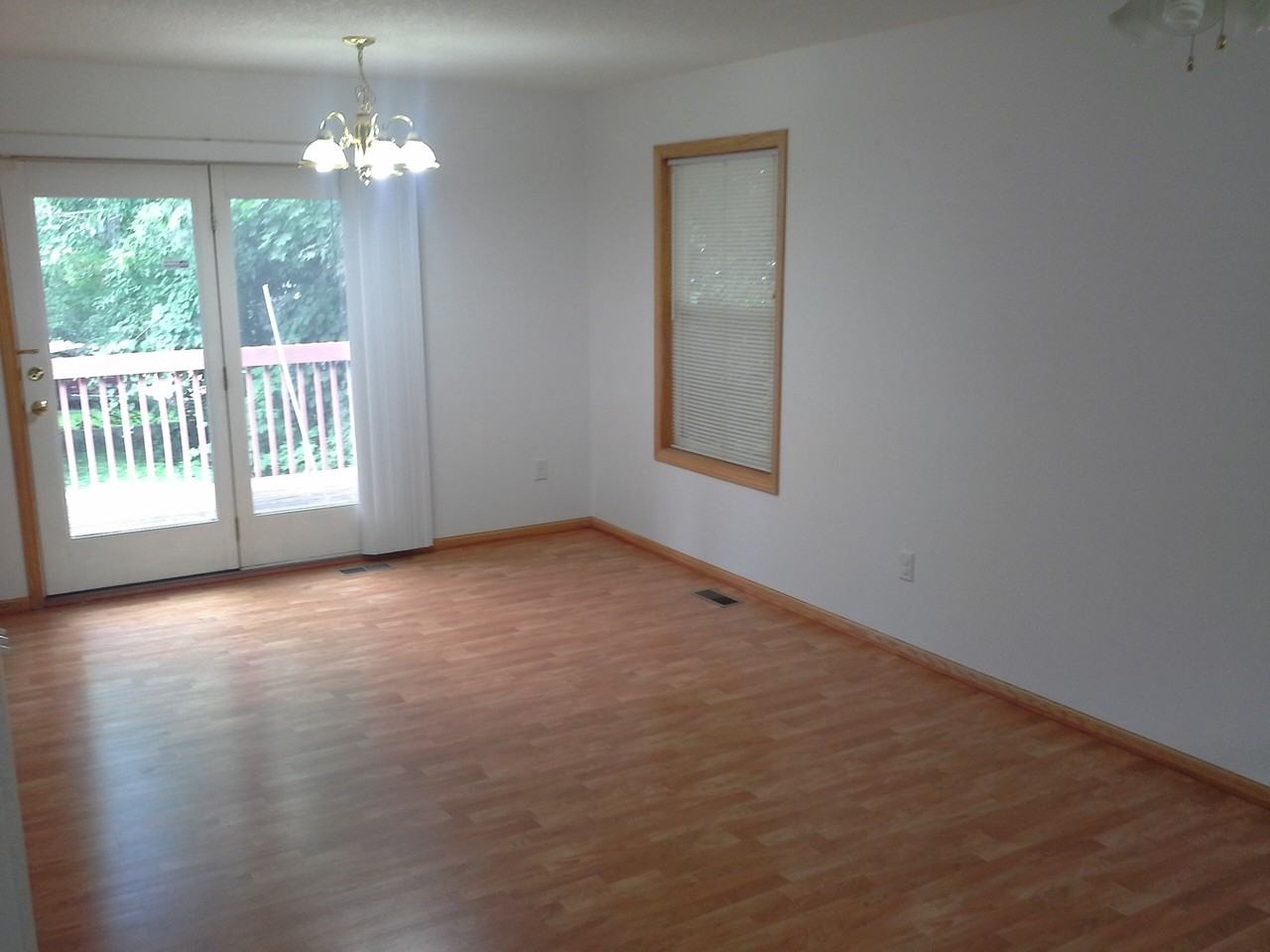 1315 College Ave - Photo 3 of 6