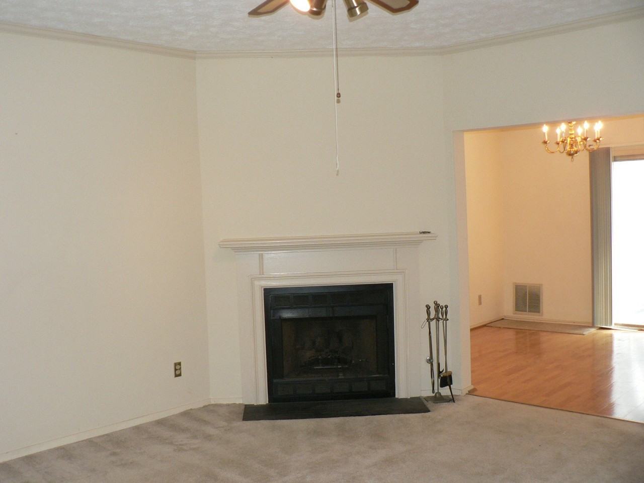 3990 Wolcott Cir - Photo 2 of 21