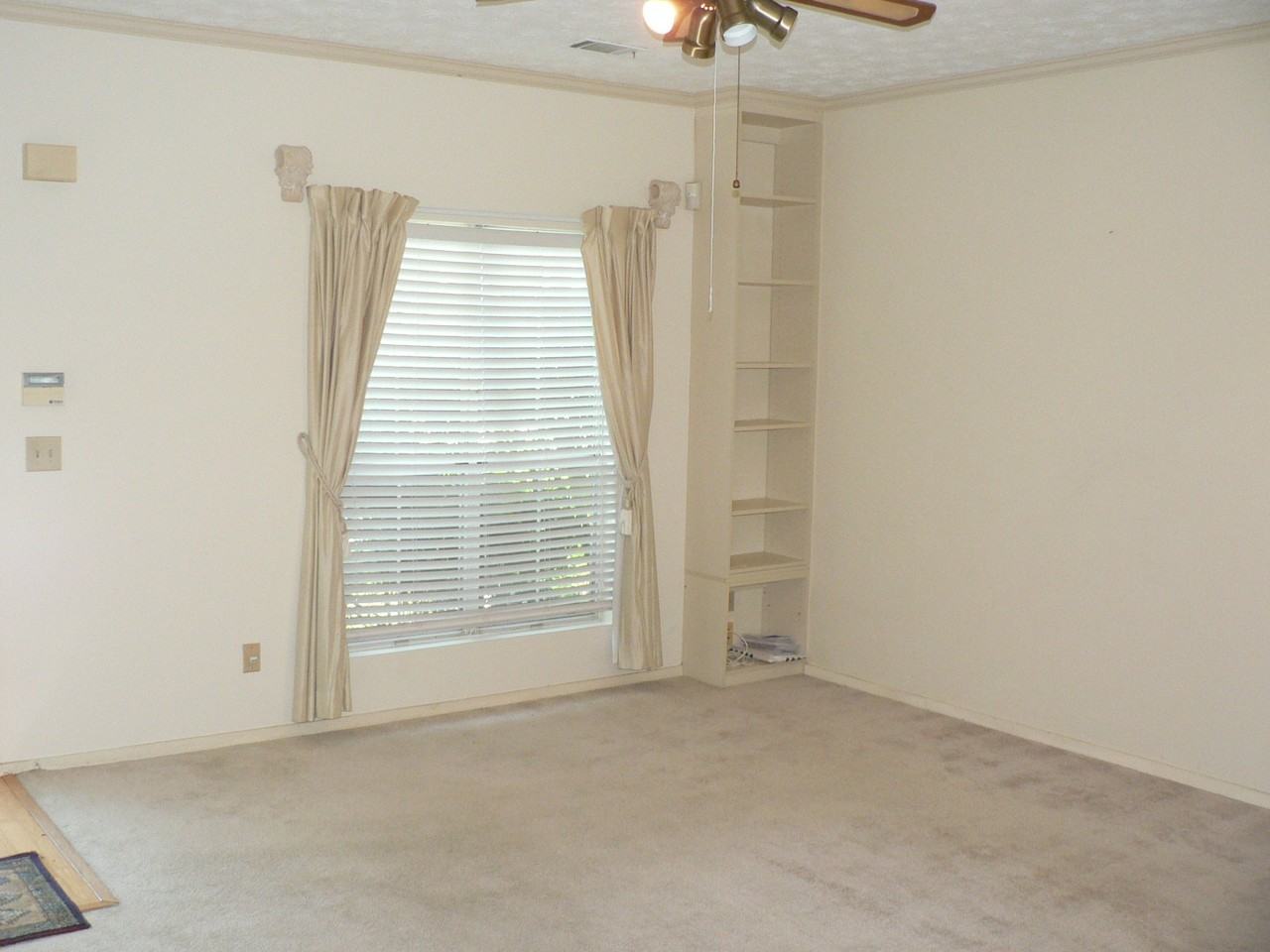 3990 Wolcott Cir - Photo 3 of 21