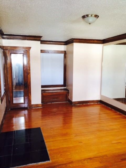 3212 Cypress Ave - Photo 2 of 12