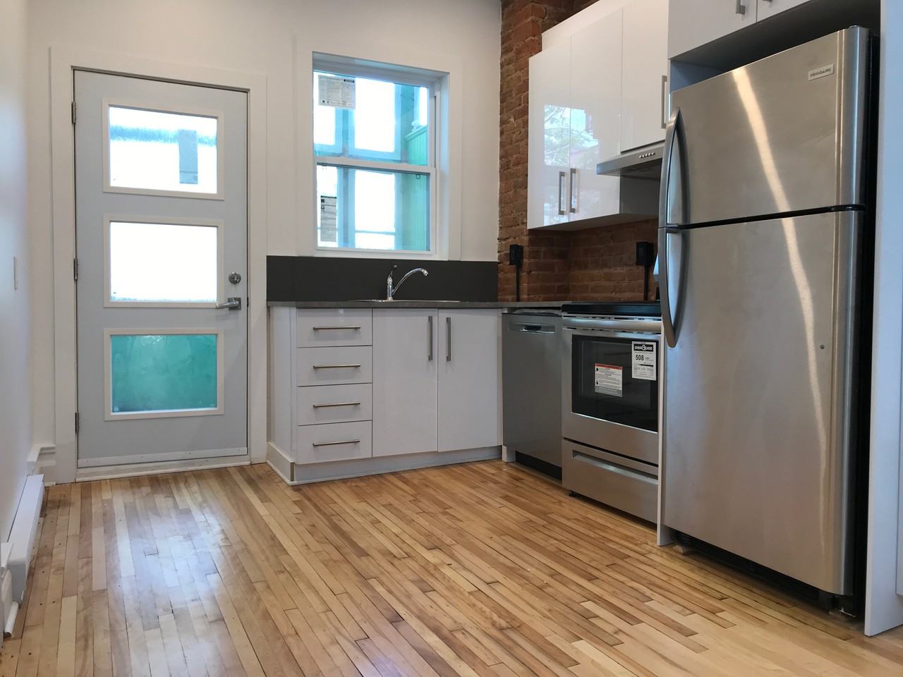 3813 Rue Clark - Photo 2 of 15