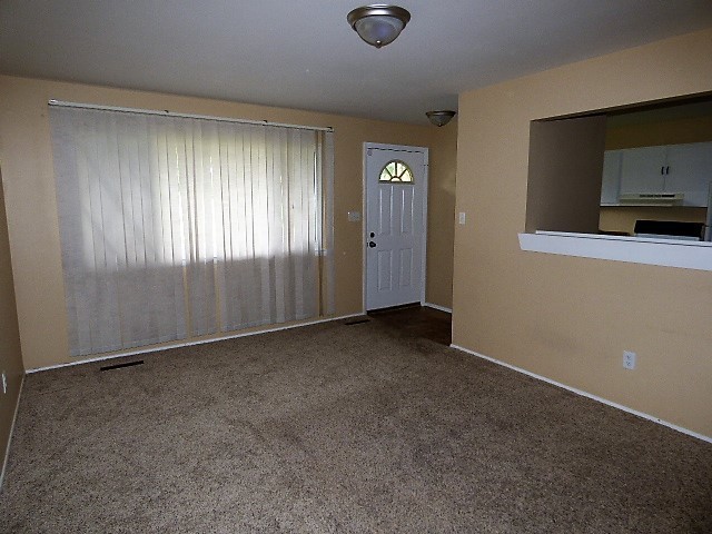 4971 Lindora Dr Columbus Oh 43232-4644 - Photo 2 of 10