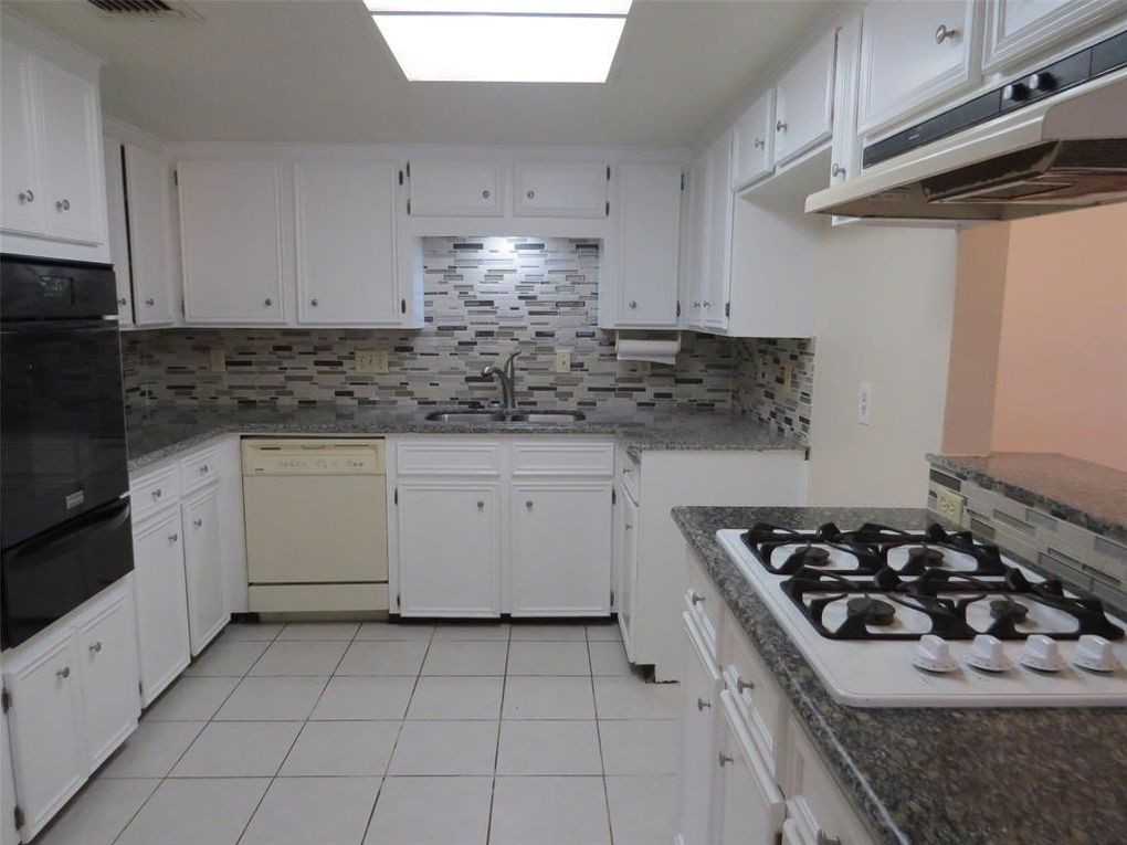 1922 Arcadia Drive - Photo 2 of 8