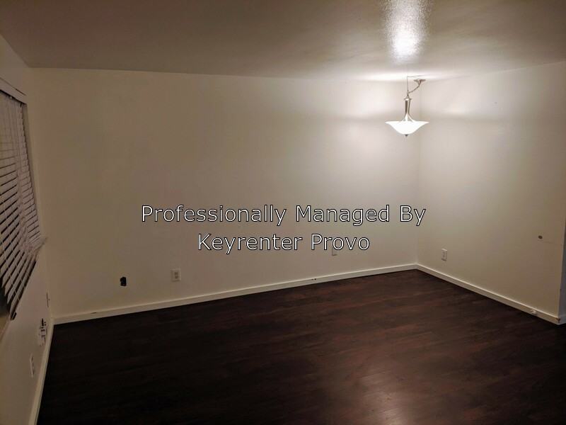 823 Heather Lane - Photo 2 of 16