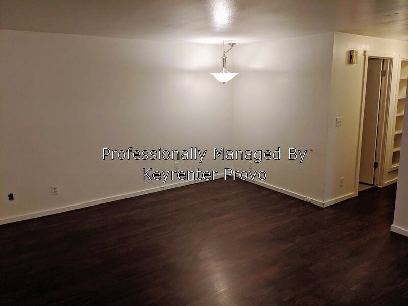 823 Heather Lane - Photo 3 of 16