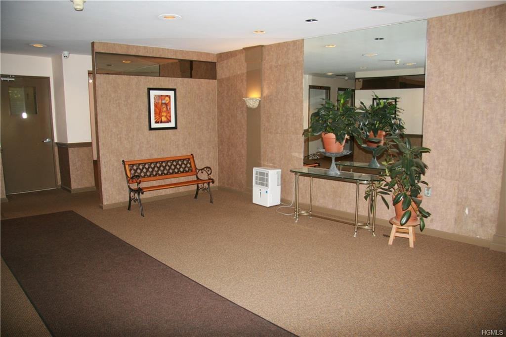 14 Westview Avenue 302 - Photo 2 of 20