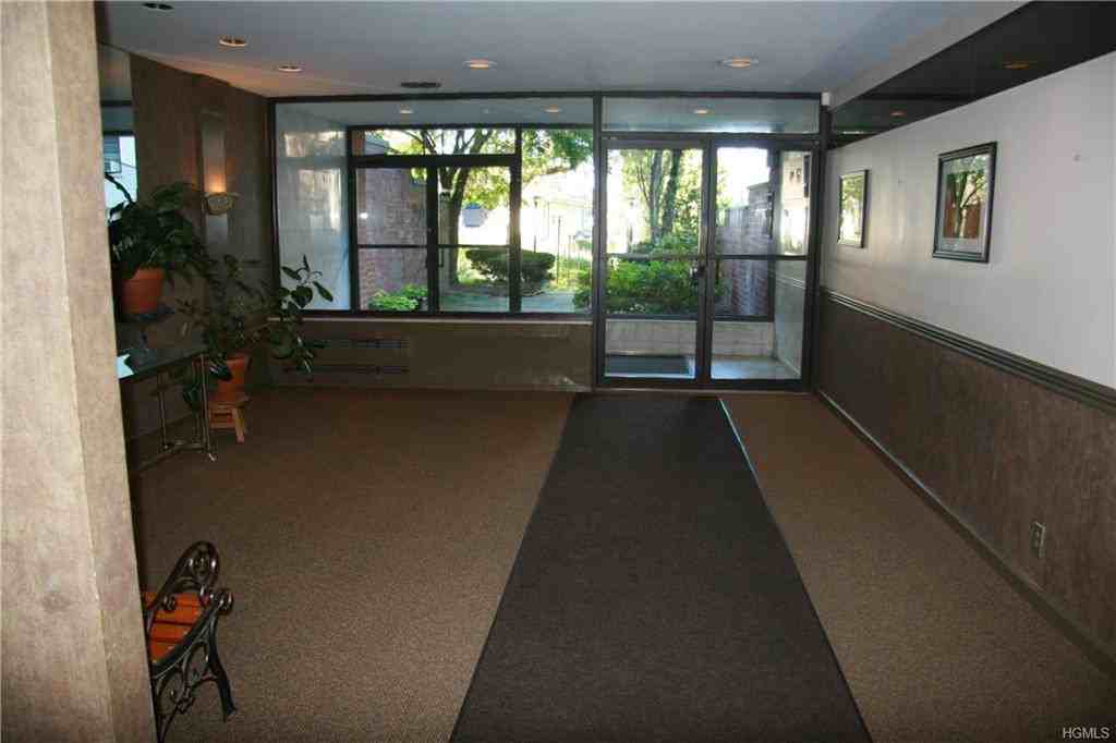 14 Westview Avenue 302 - Photo 3 of 20