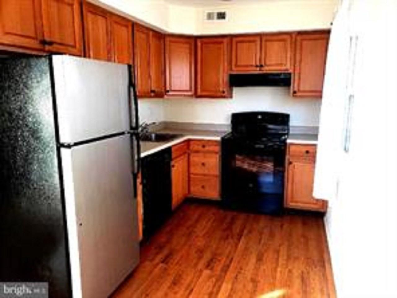 716 Winding Way - Photo 3 of 11