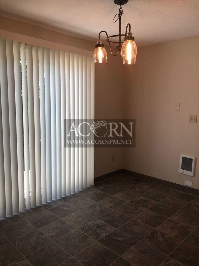 2102 Southwest Wright Court - Photo 2 of 8