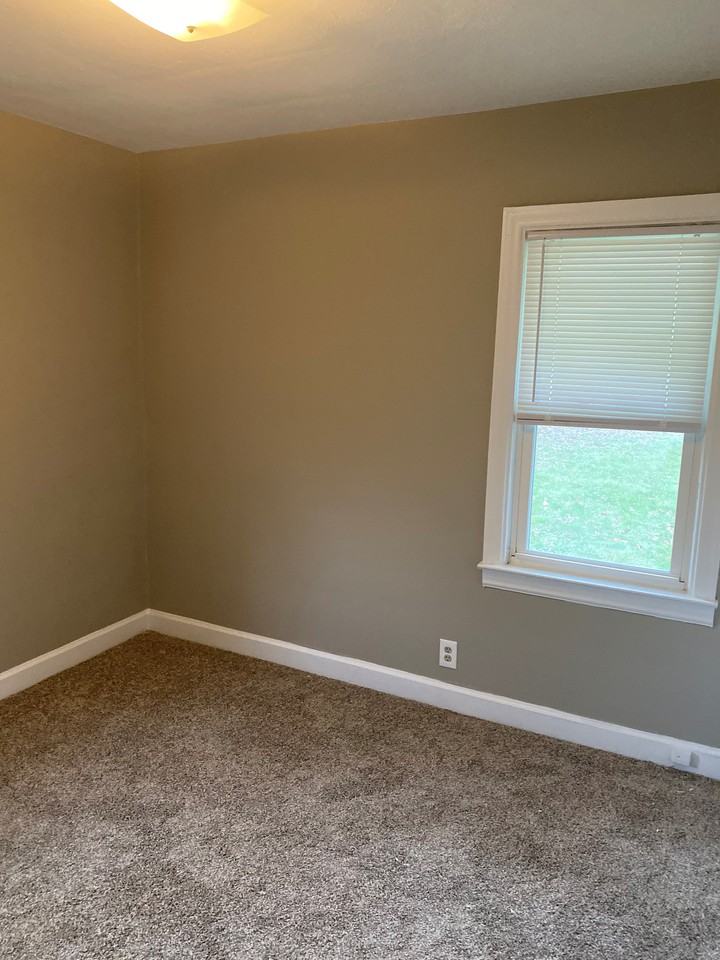 14248 Longtin St - Photo 3 of 12