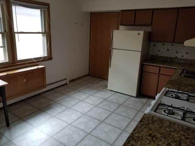 8557 Bryn Mawr #3N - Photo 3 of 11