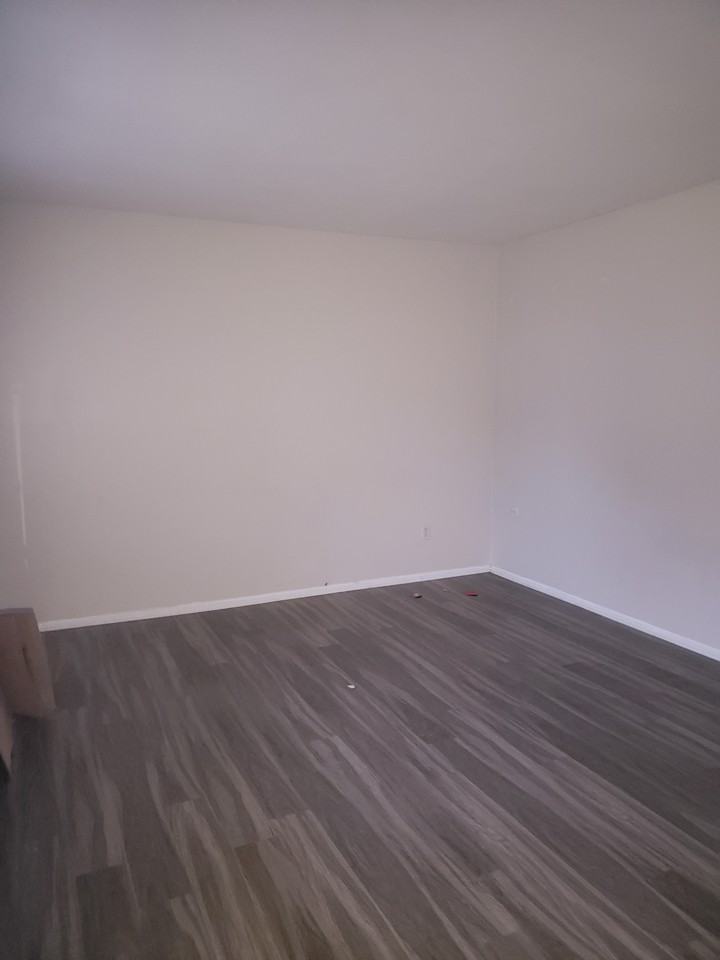 237 Leeward Road ##B - Photo 2 of 35