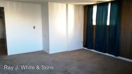 615-617-619 AIRWAY - Photo 3 of 7