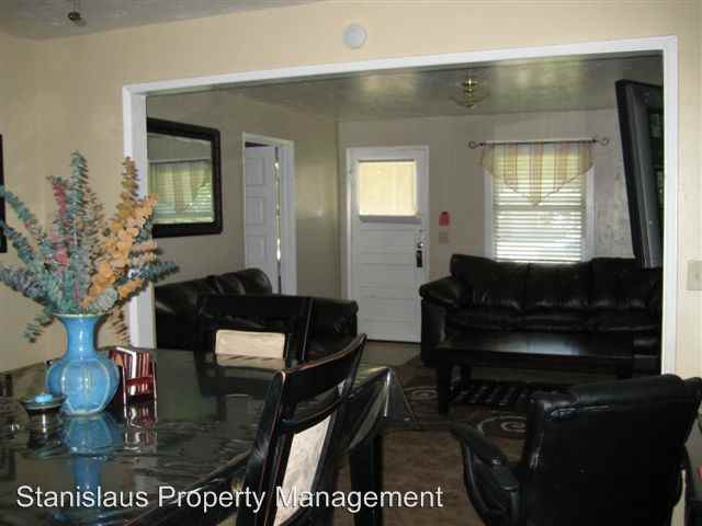 3228 6th Street - Photo 3 of 5