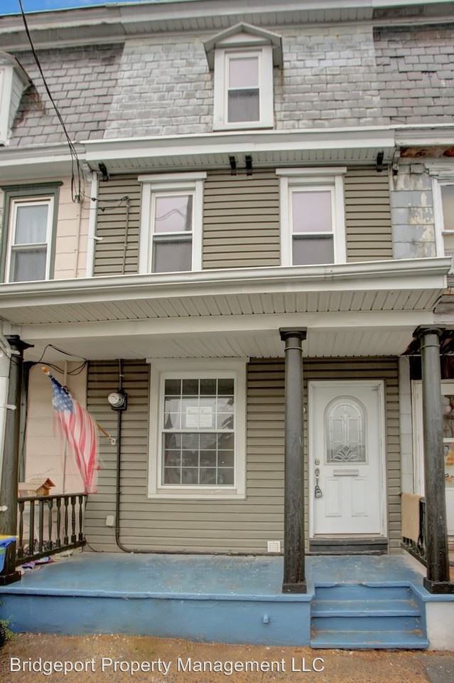 205 1/2 1/2 Fifth Street - Photo 2 of 22