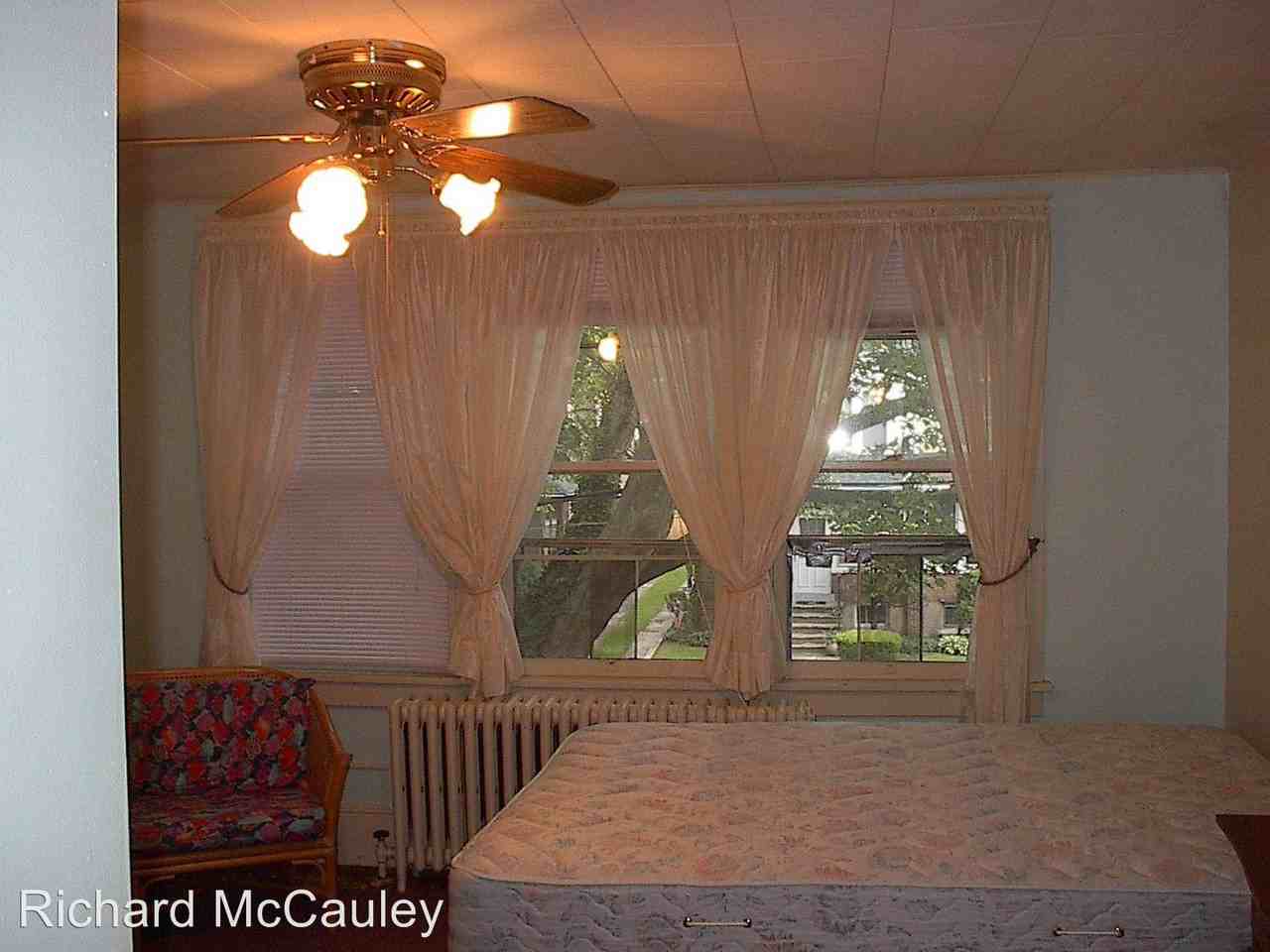 2127 Gordon St. - Photo 2 of 9