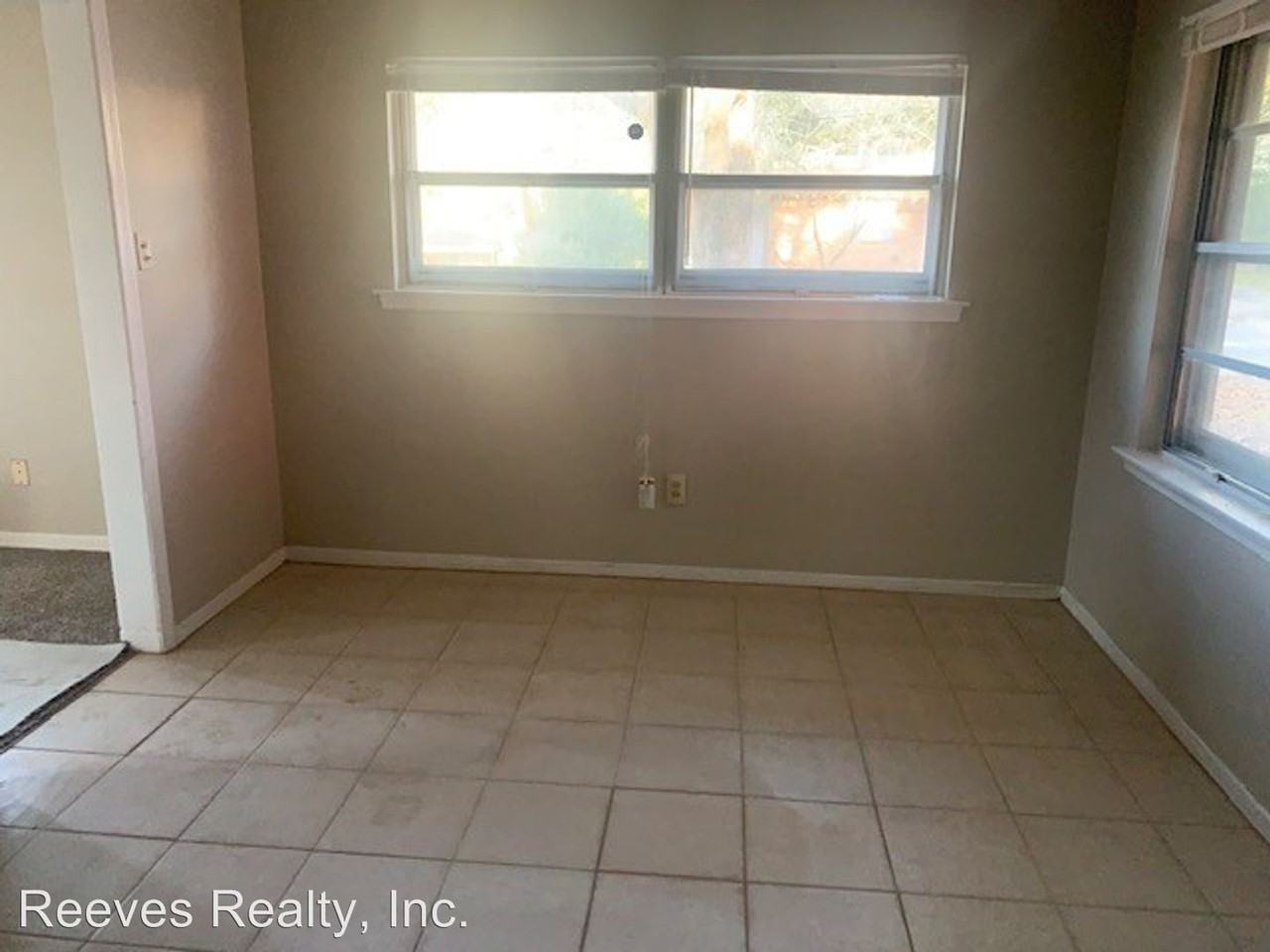 1214 Oak Lane Circle W - Photo 3 of 13