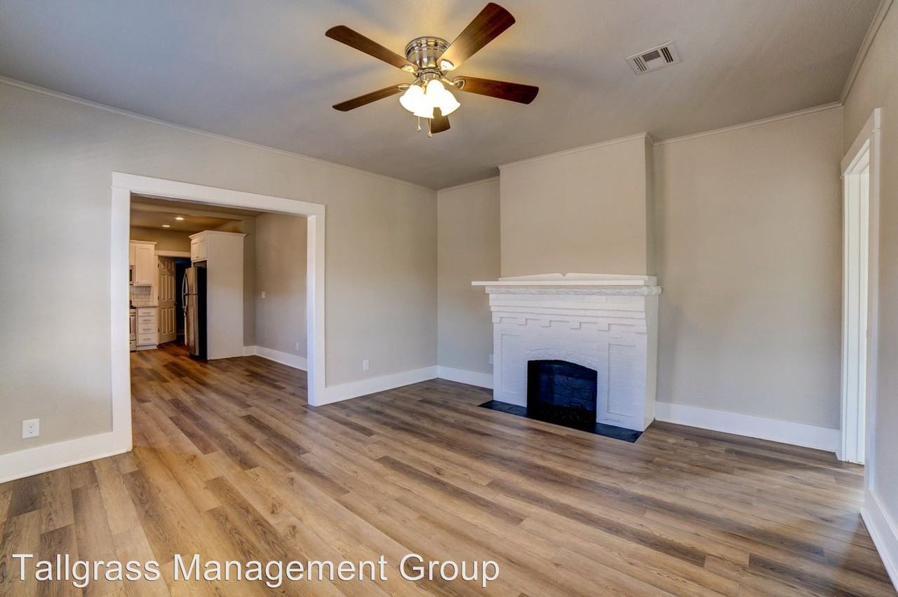 2509 E 7th St - Photo 3 of 31