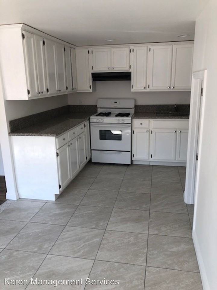 12246 Birch Ave. - Photo 2 of 18