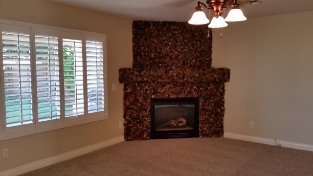 12521 N 57th Ave - Photo 3 of 15