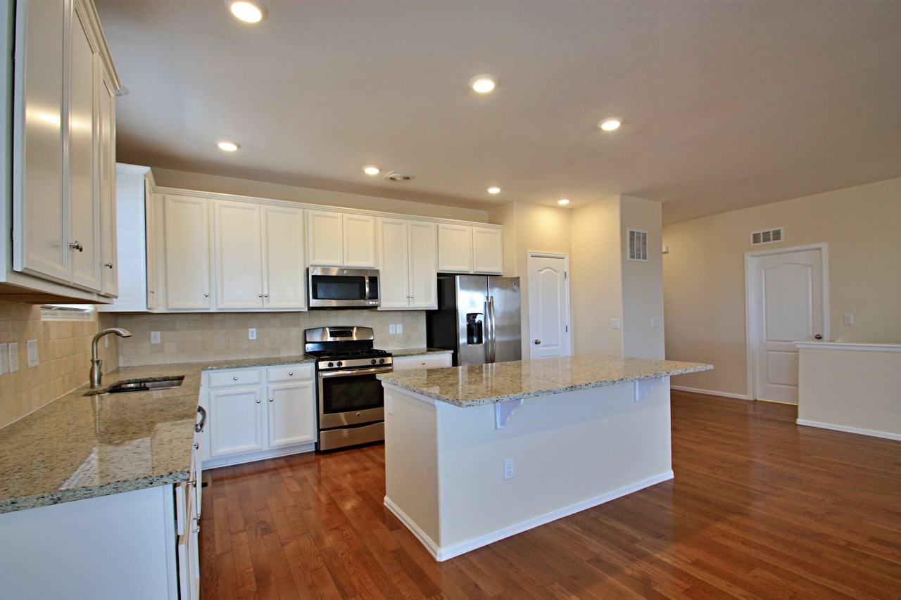 3185 South Kirk Way - Photo 3 of 16