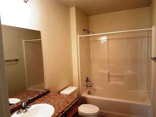 8 Diane Rd - Photo 4 of 7