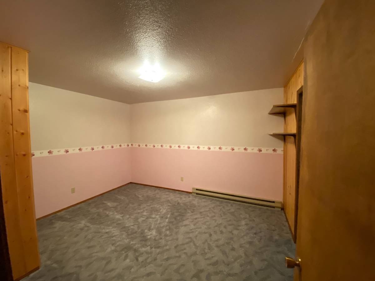 890 Kelley Rd - Photo 3 of 14