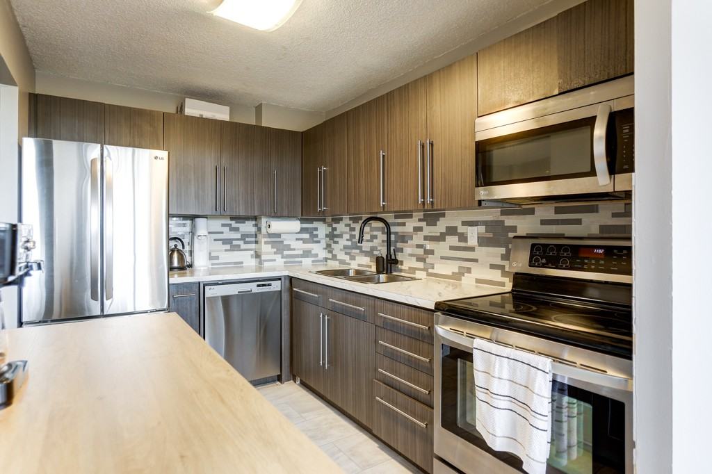 530 Lolita Gardens - Photo 2 of 21