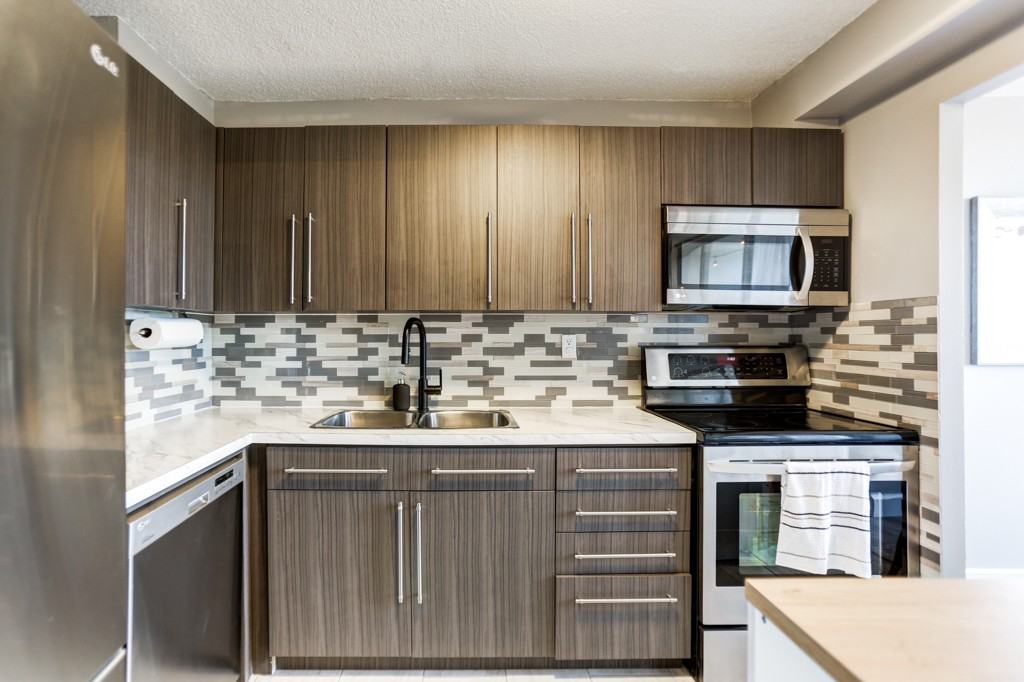 530 Lolita Gardens - Photo 3 of 21