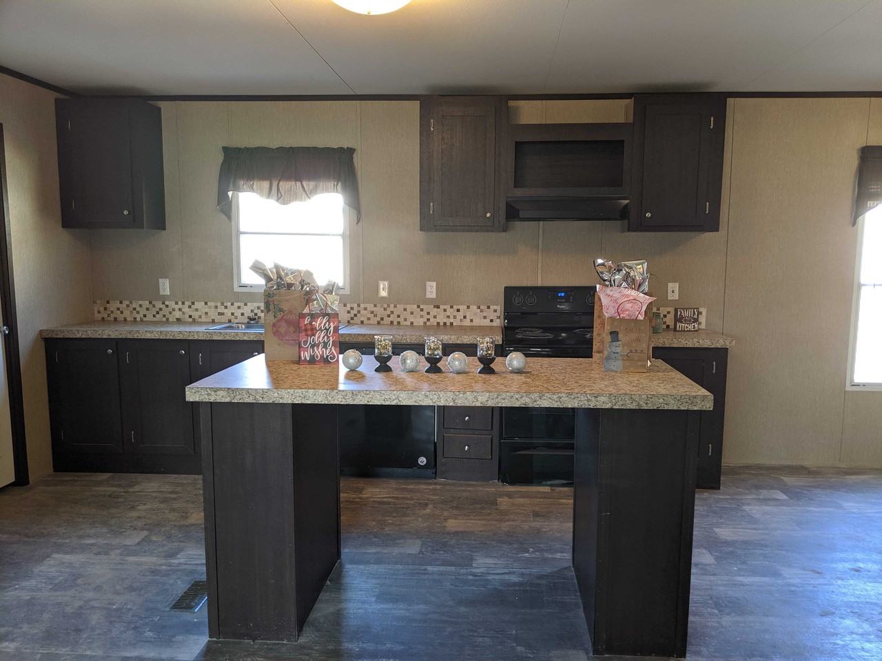 2740 S 72nd Dr - Photo 2 of 10