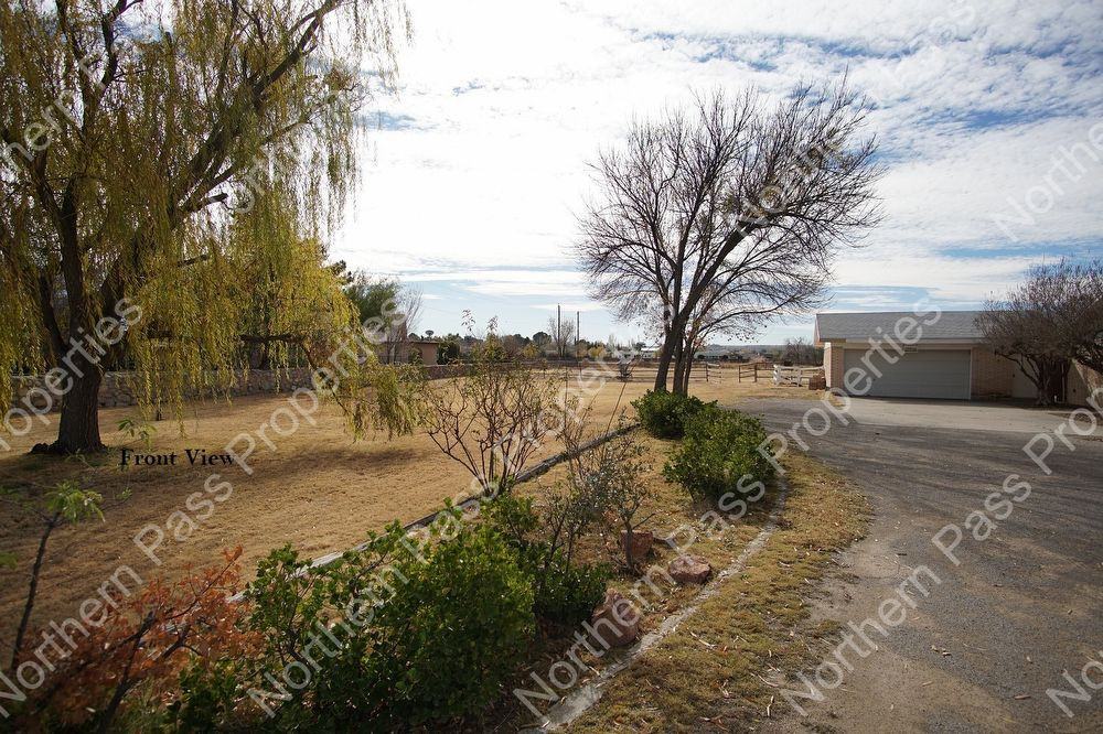 899 Forest Hills - Photo 3 of 31