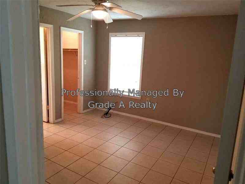 7215 Caracas Drive - Photo 3 of 10