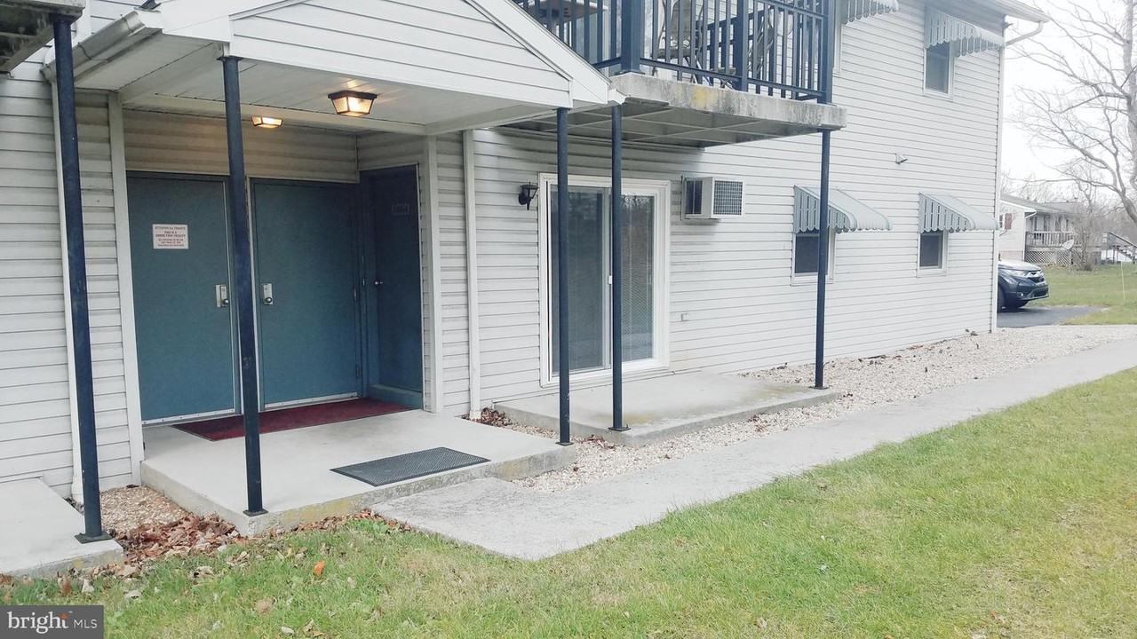 14864 Sherwood - Photo 2 of 18