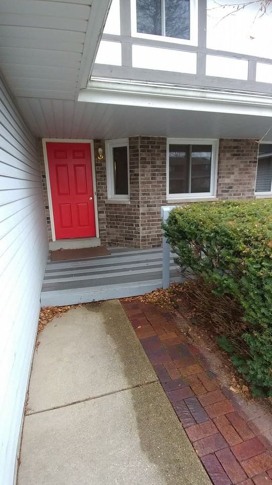 W245N6618 W245 N 6618 Bowling Green Street - Photo 2 of 22