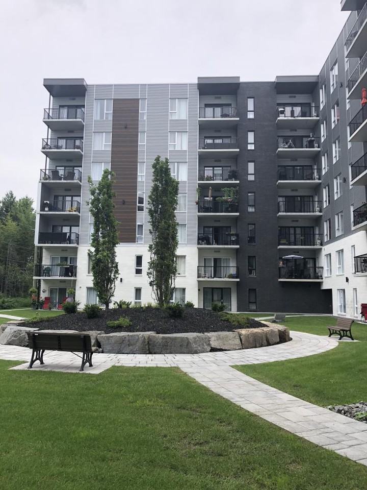 M3 Condos A Louer - Photo 2 of 21