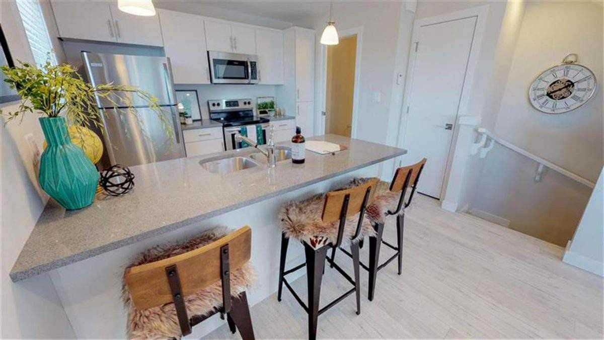 Gateway Towns - Photo 3 of 26