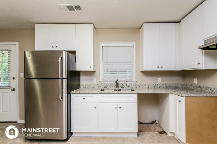 3940 Scott Drive - Photo 3 of 15