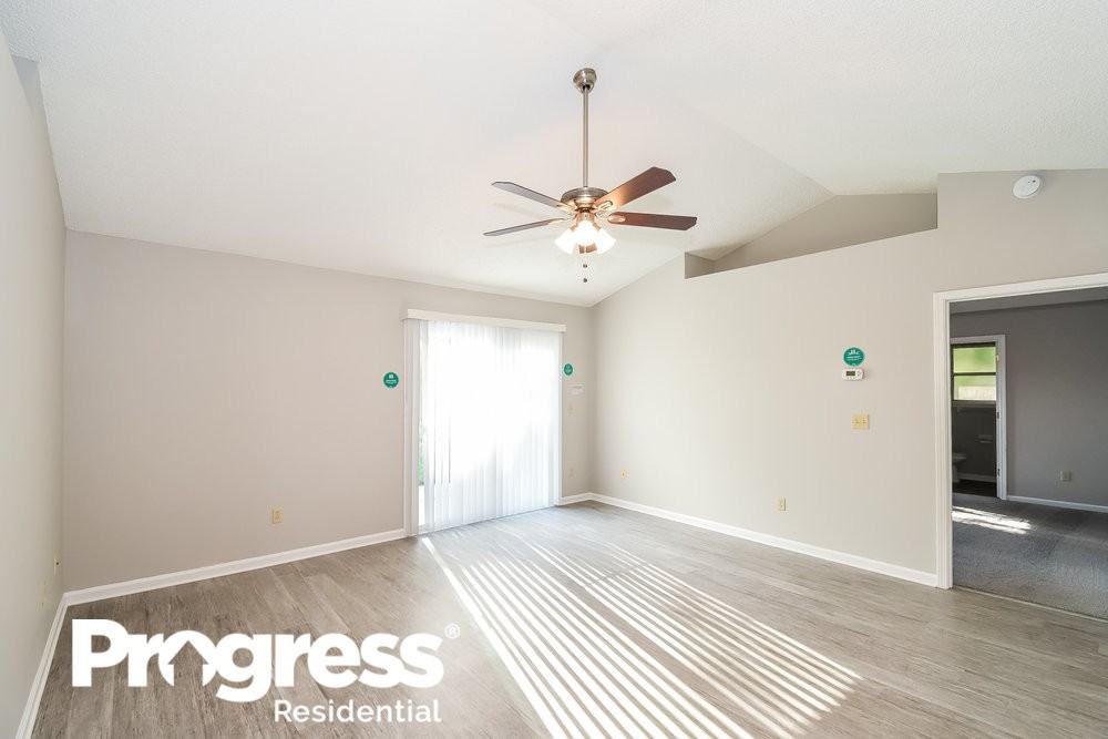 12268 Cobblefield Cir N - Photo 3 of 16
