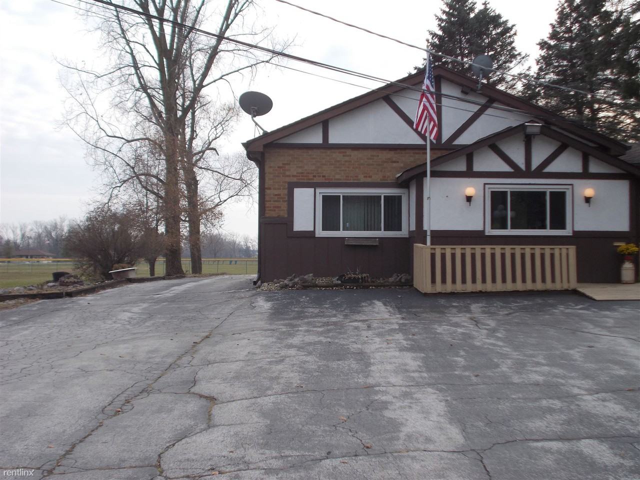 3055 Glenwood Dyer Rd - Photo 2 of 4