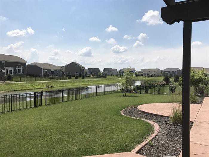 3365 Breeze Way - Photo 2 of 8