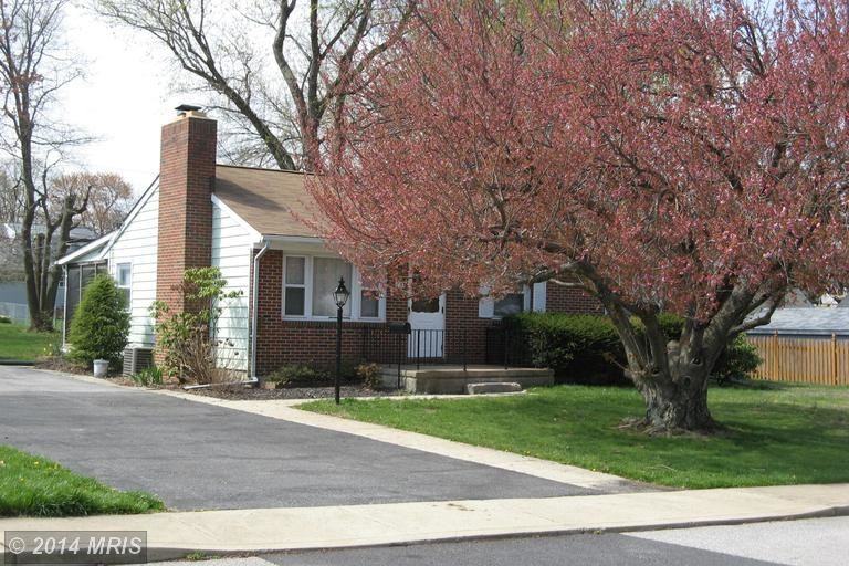 537 Hawthorne Rd - Photo 2 of 9