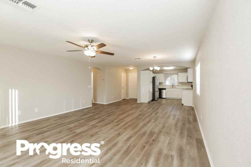 8415 W Veliana Way - Photo 3 of 21