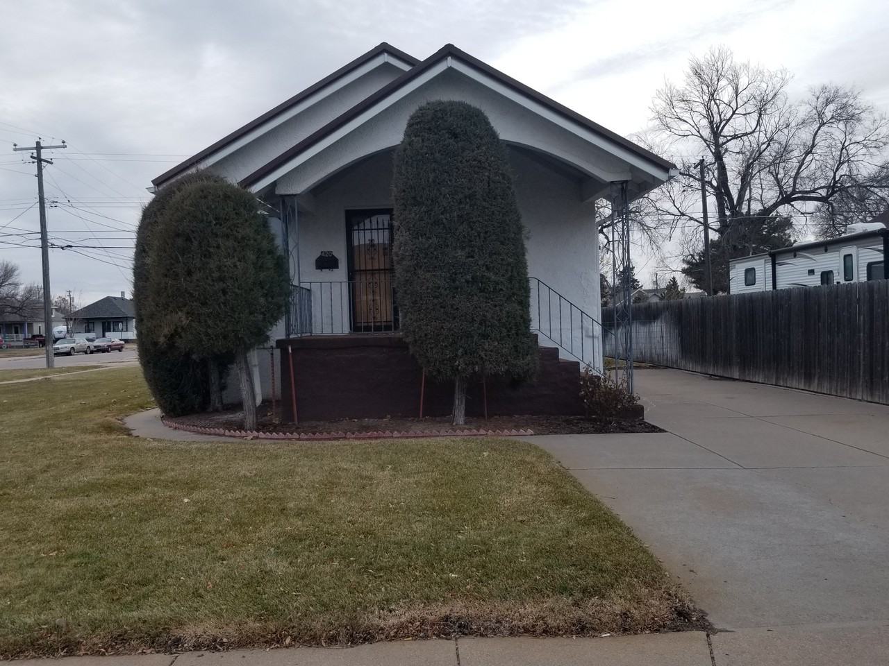 420 S Cottonwood - Photo 2 of 24