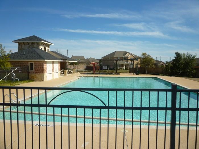 627 Magnolia Lane - Photo 3 of 16