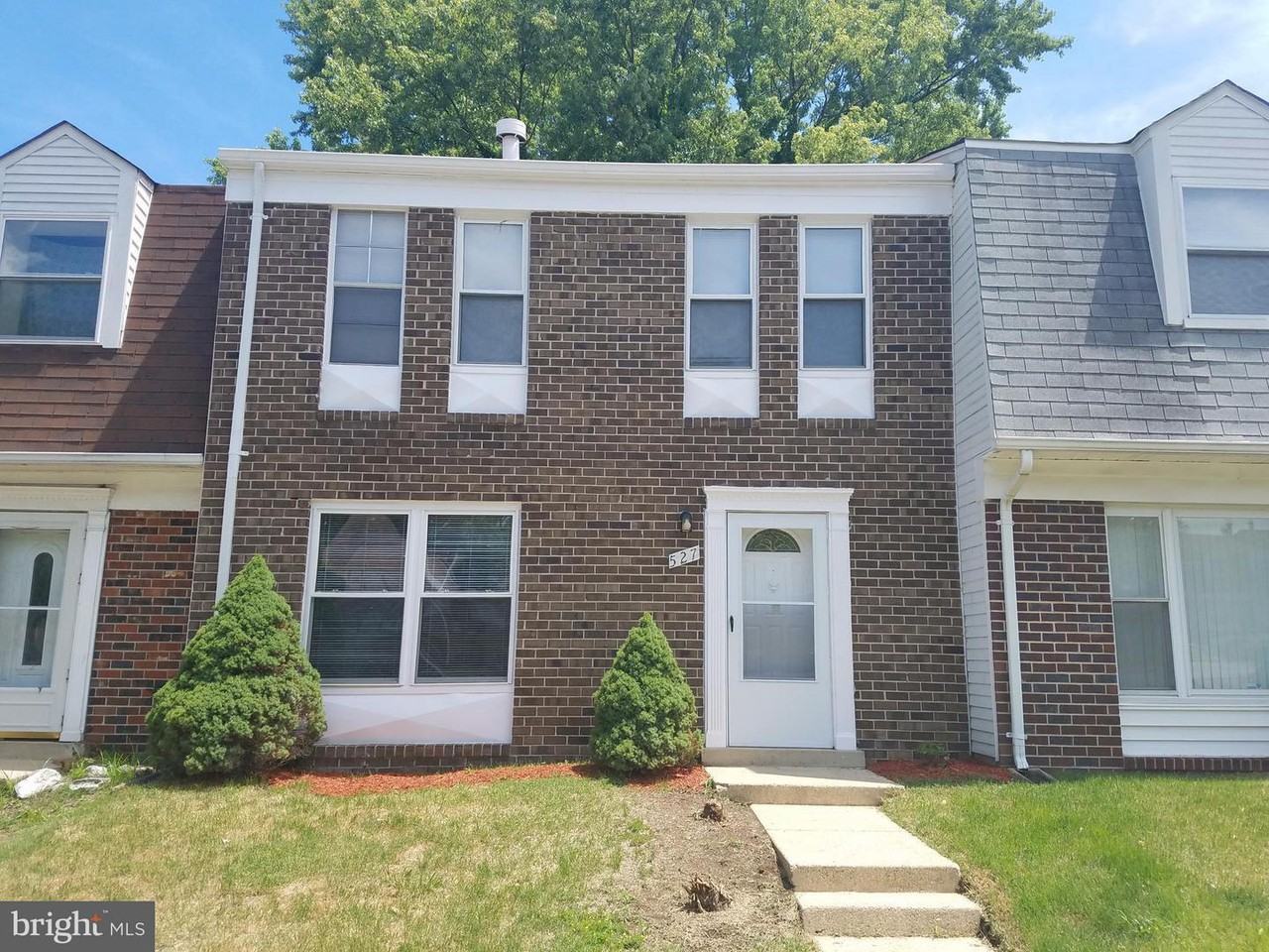 527 Peacock Dr - Photo 2 of 24