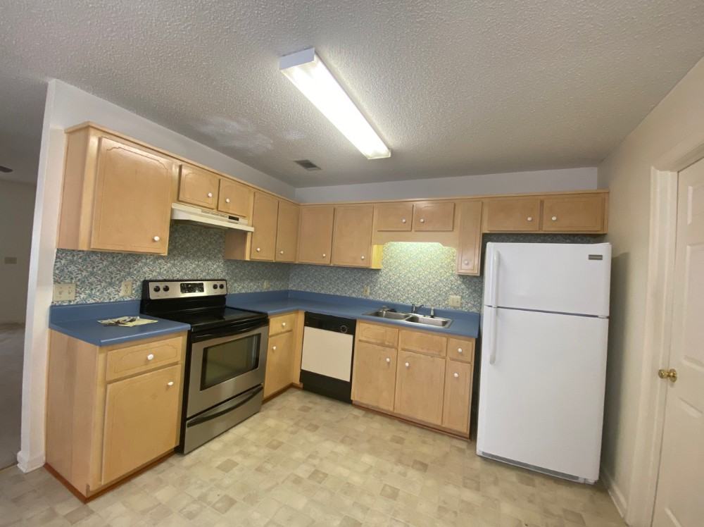 763 Jeanette Cir - Photo 3 of 10