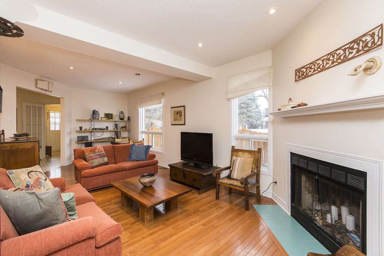 21 Blackdome Crescent - Photo 3 of 9