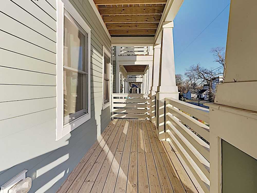 2300 Batavia St - Photo 3 of 33